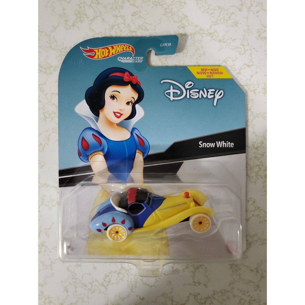 Hot Wheels Disney Snow White Car Mattel 2021 NEW In Box